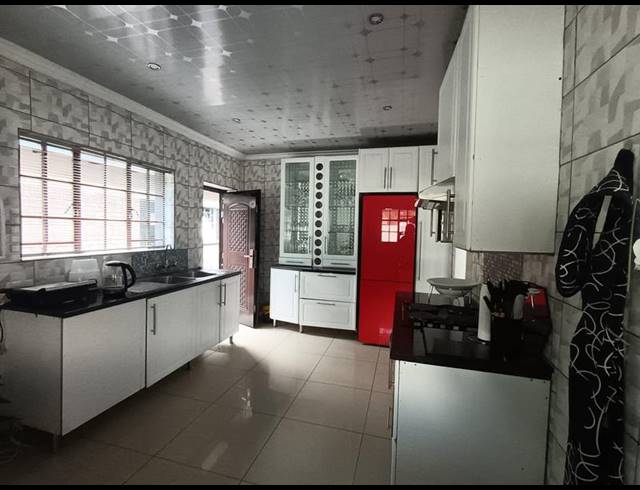 3 BEDROOM HOUSE FOR SALE IN CLAYVILLE